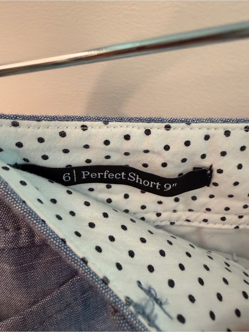 Talbots Perfect Shorts - NWT- Size 6 - Picture 7 of 8
